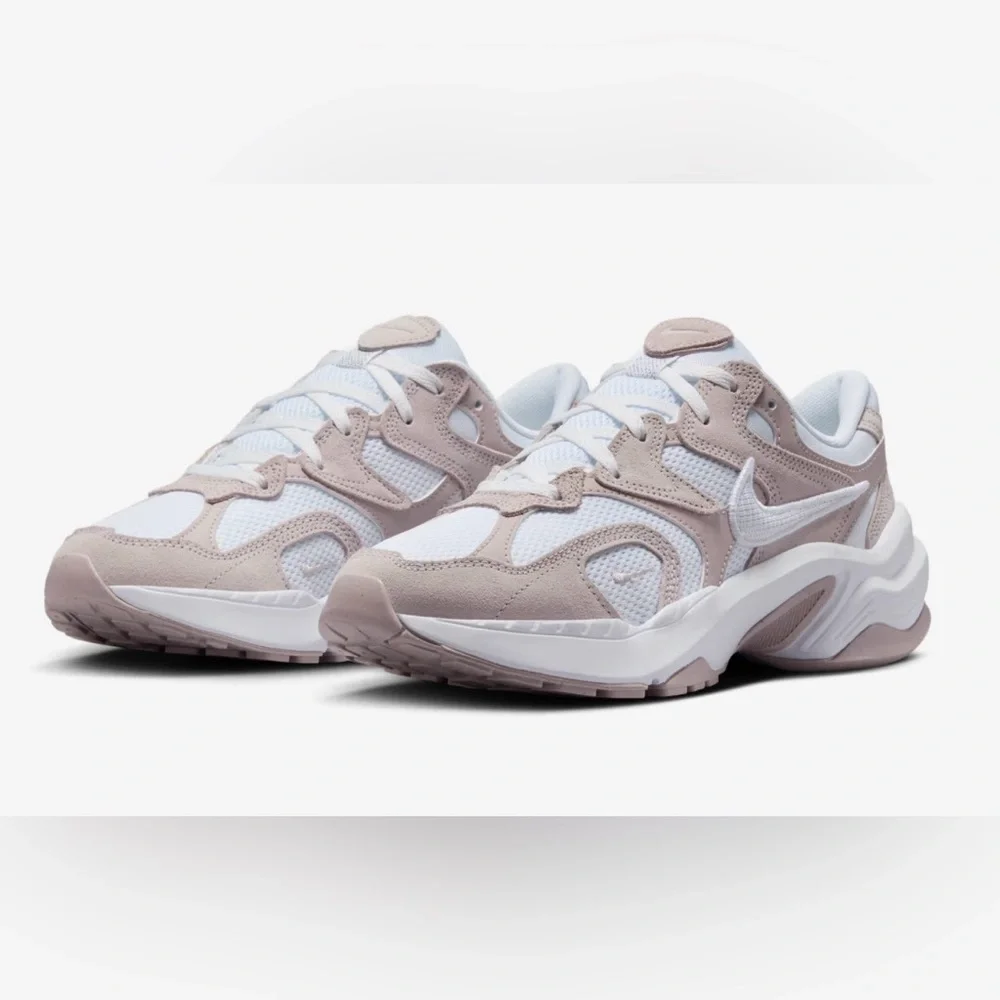 Nike AL8 NEW Women's Shoes SIZE 8.0  Super cute in person very nice look!